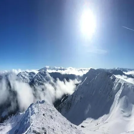 In Near Slopes 아파트